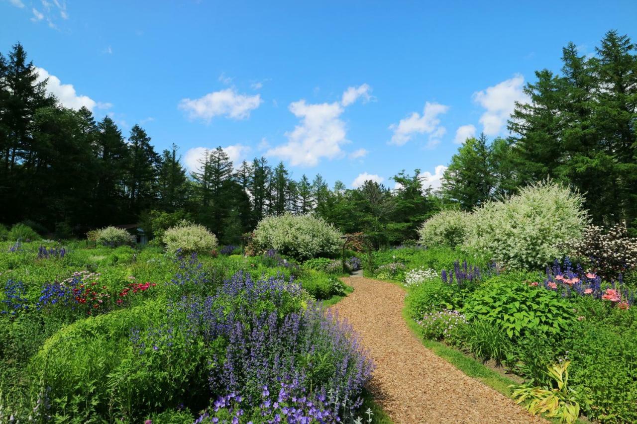Shin Furano Prince Hotel Eksteriør billede The Gardens of the Gulf